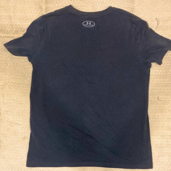 Boy’s Under Armour basketball tee!! - Picture 2 of 2